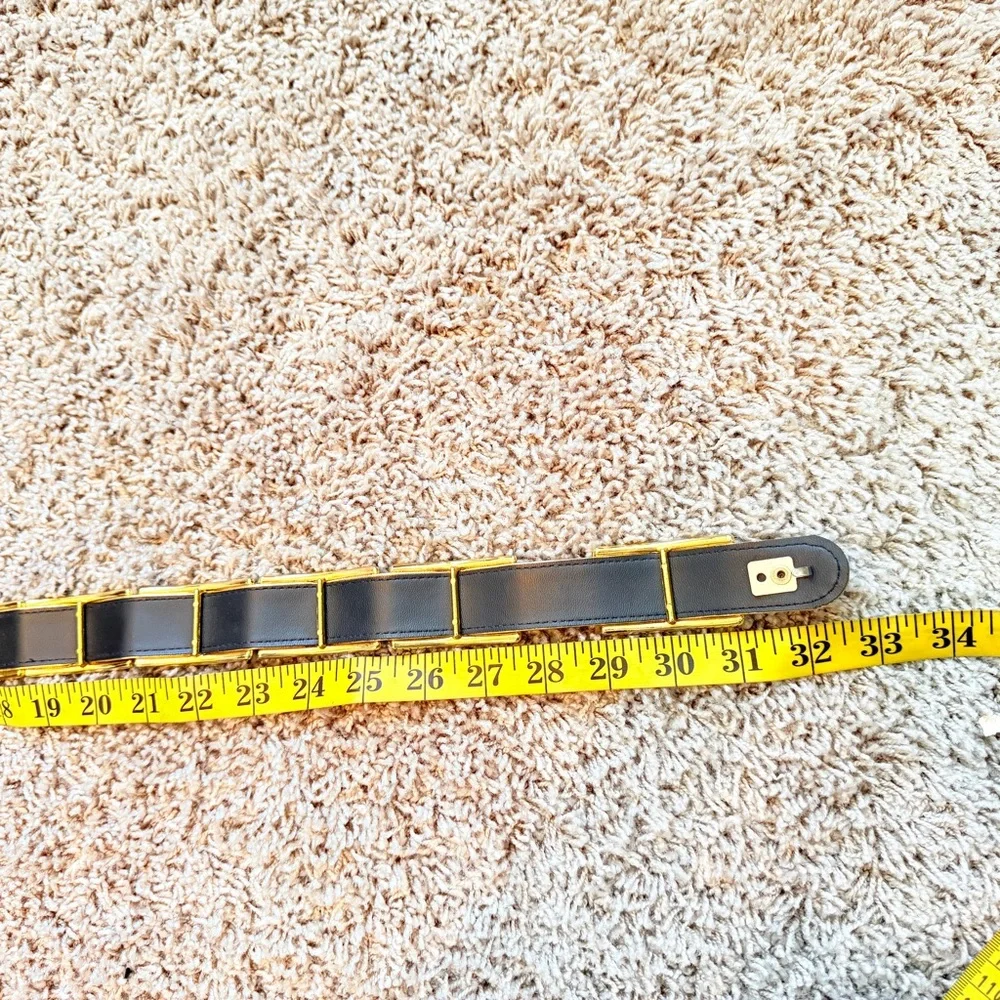 Vintage 1980s Gold Retro Back Clasp Disco Hippie Belt Size Small/Medium 32”L